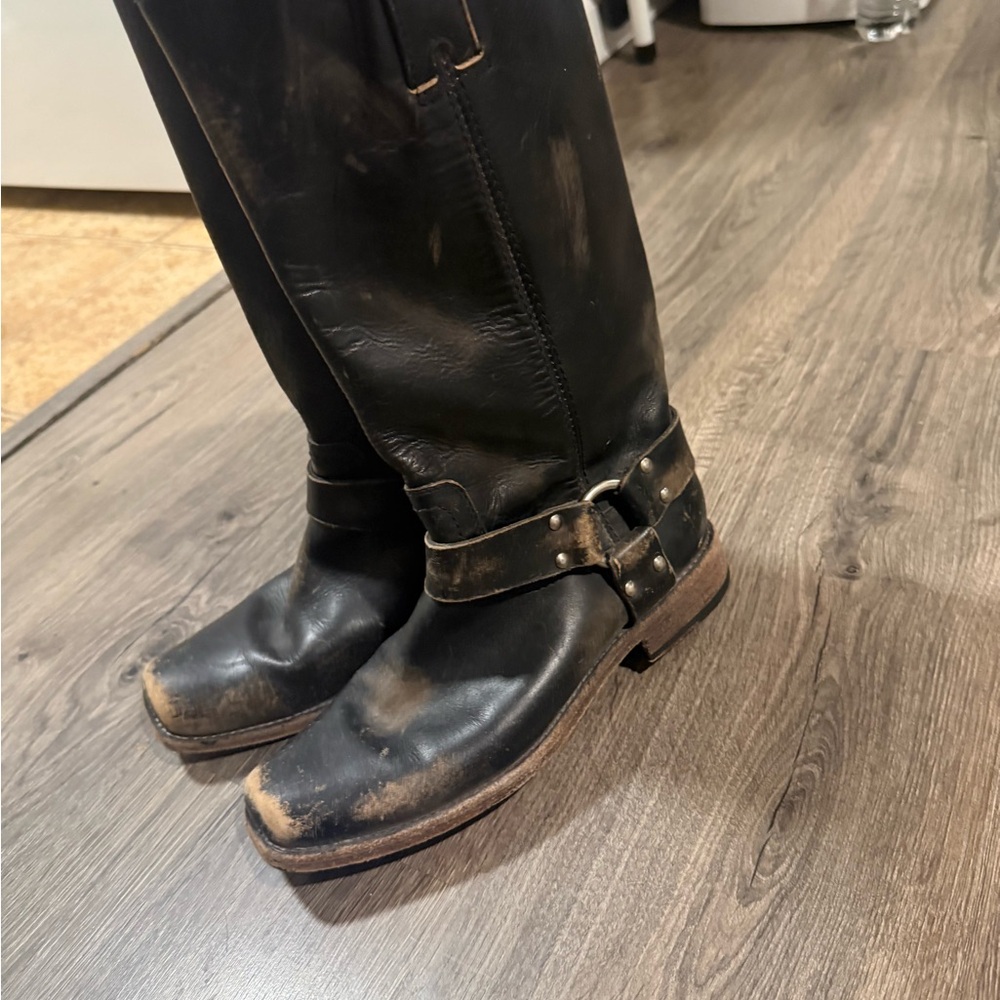 Woman’s Brown Leather Boots